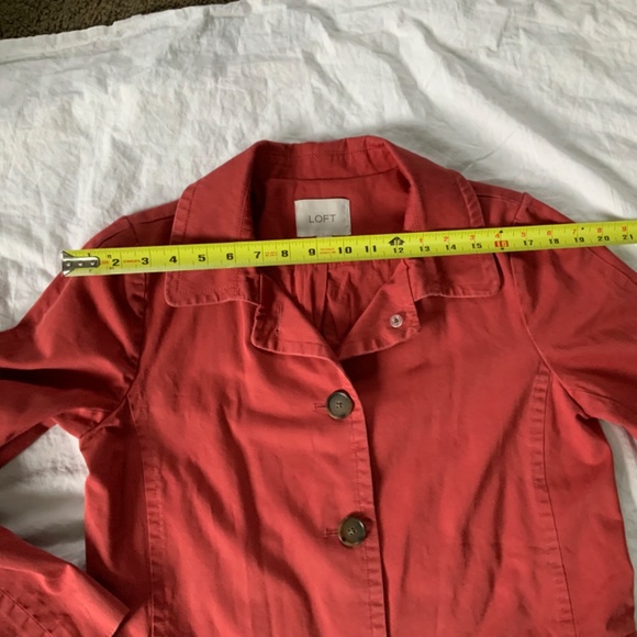 Trench Style Coat in Brick size 6 by Ann Taylor Loft - Picture 3 of 9